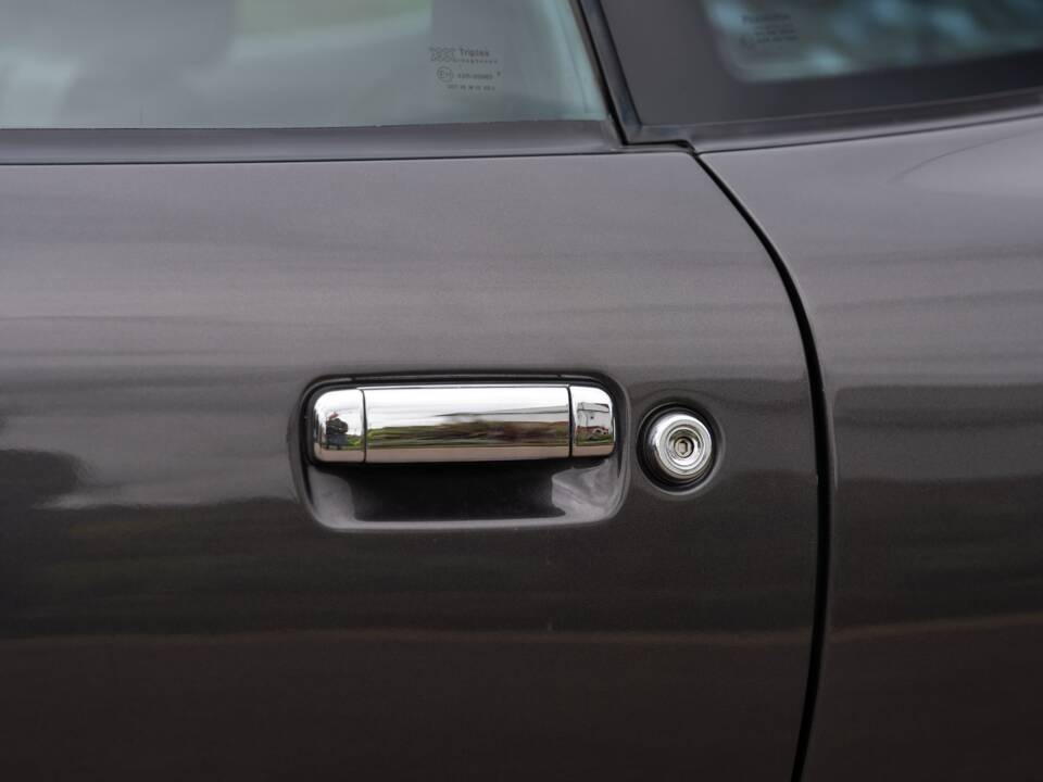 Bild 33/42 von Aston Martin DB 7 Vantage (2001)