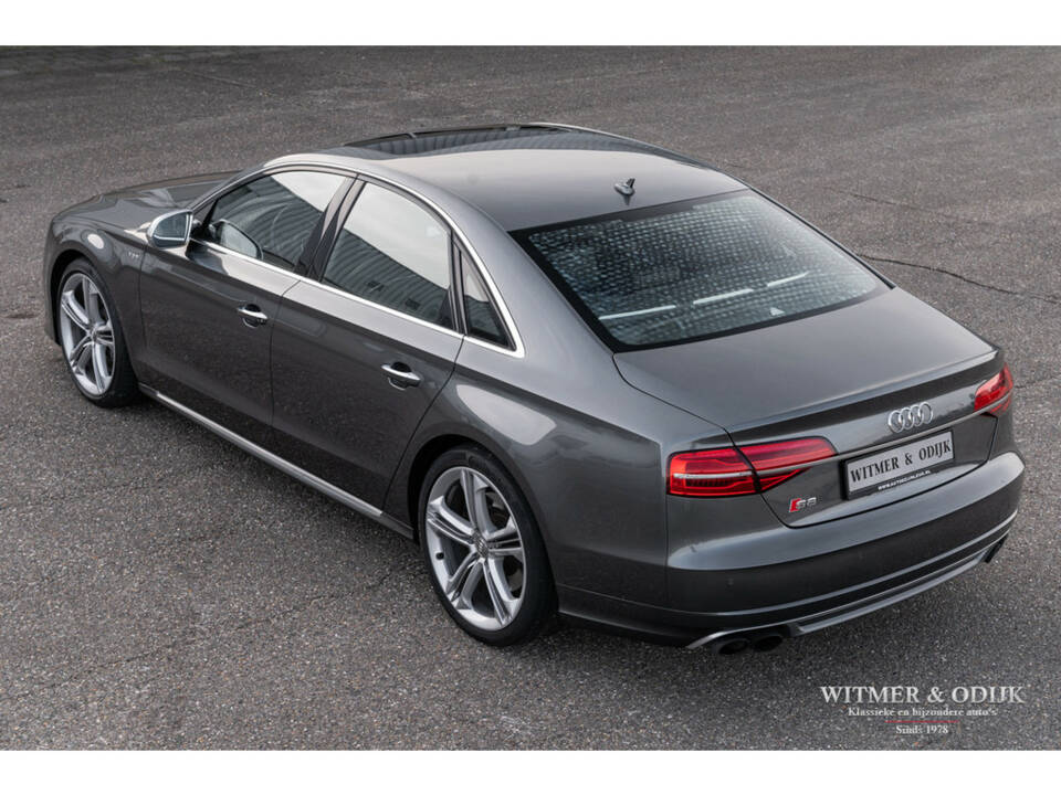 Image 10/36 of Audi S8 4.0 TFSI (2016)