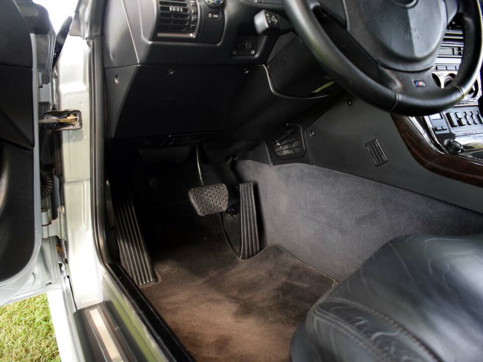 Image 32/38 of BMW Z3 Coupé 2.8 (1999)