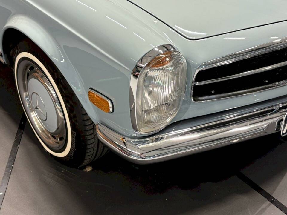 Image 20/36 de Mercedes-Benz 280 SL (1969)