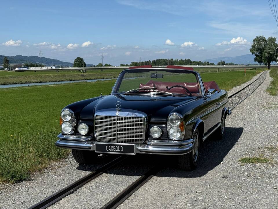 Bild 17/73 von Mercedes-Benz 280 SE 3,5 (1970)