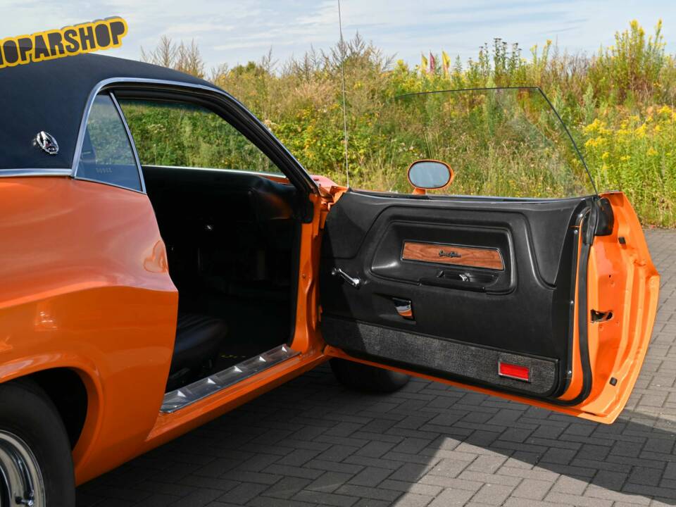 Bild 22/44 von Dodge Challenger R&#x2F;T (1970)