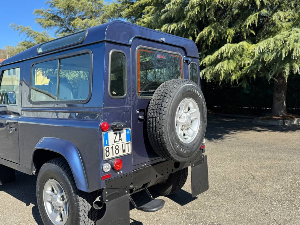 Bild 13/55 von Land Rover Defender 90 Heritage (2006)