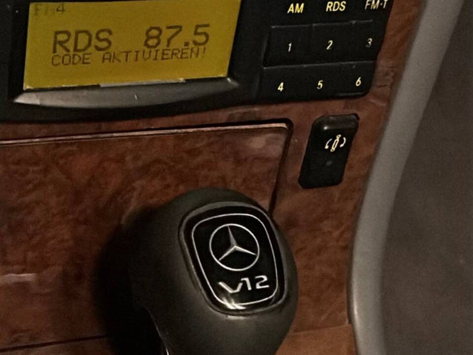 Image 2/80 de Mercedes-Benz 600 SEL (1993)