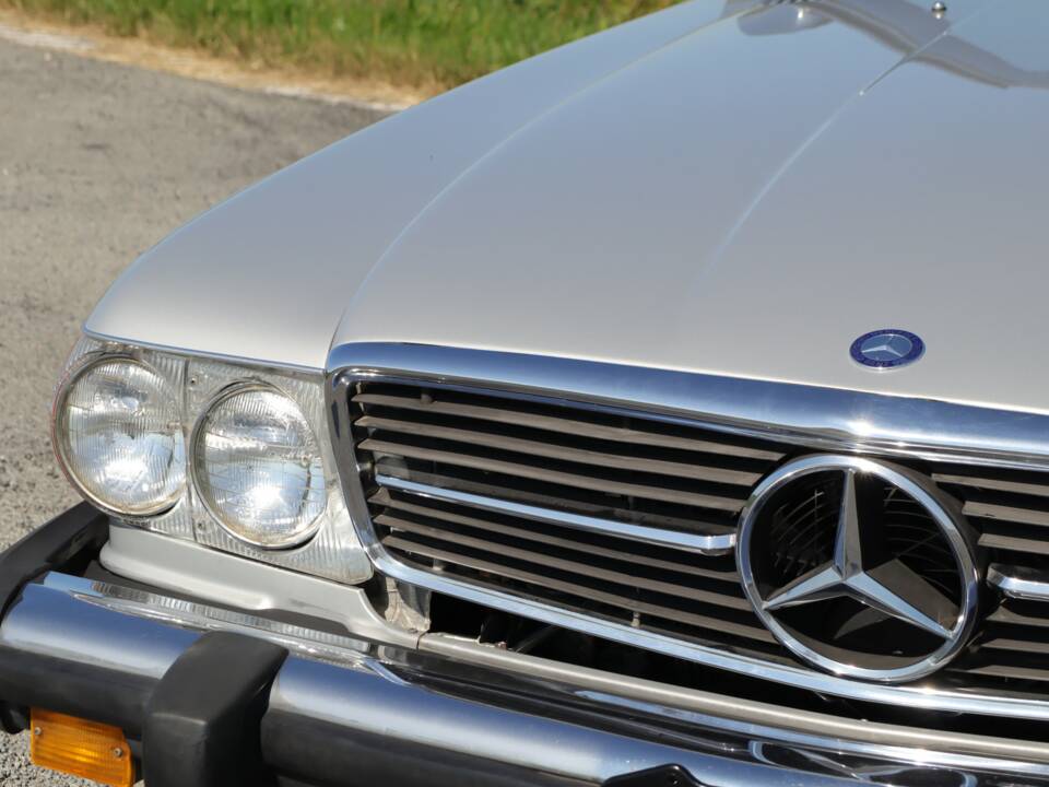 Image 23/50 de Mercedes-Benz 560 SL (1988)