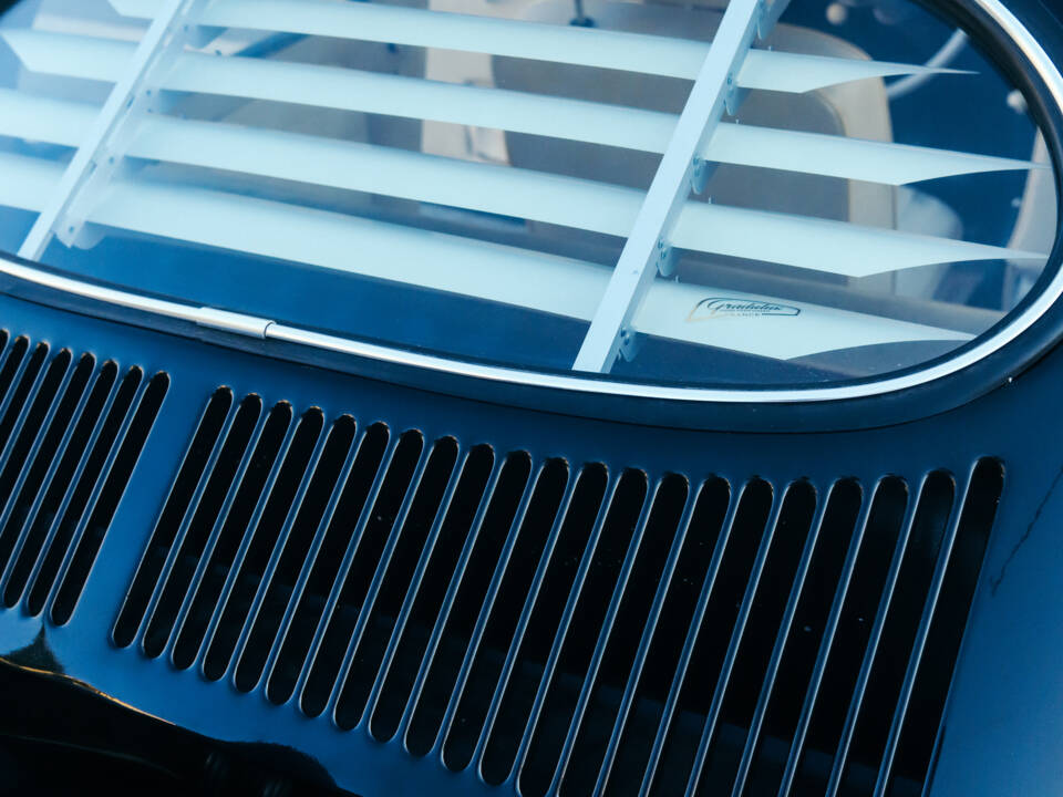 Image 22/130 of Volkswagen Beetle 1200 Export &quot;Oval&quot; (1954)