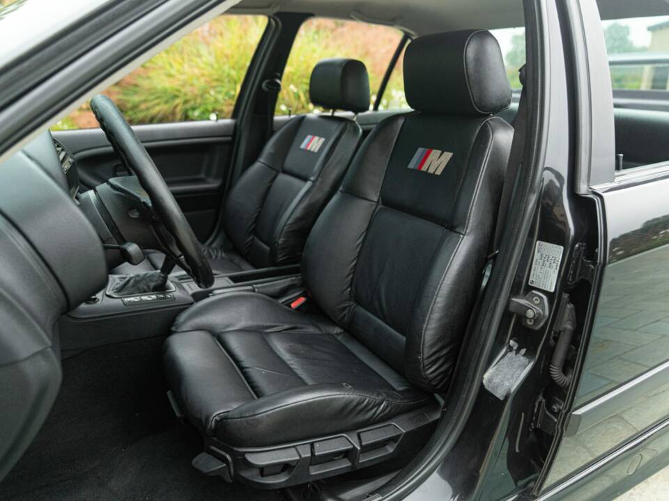 Image 23/50 of BMW 318 (1994)