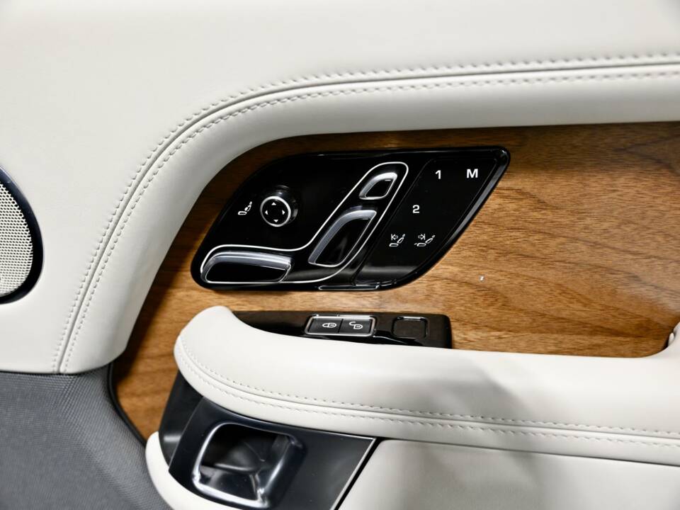 Bild 41/50 von Land Rover Range Rover Autobiography SDV8 (2018)