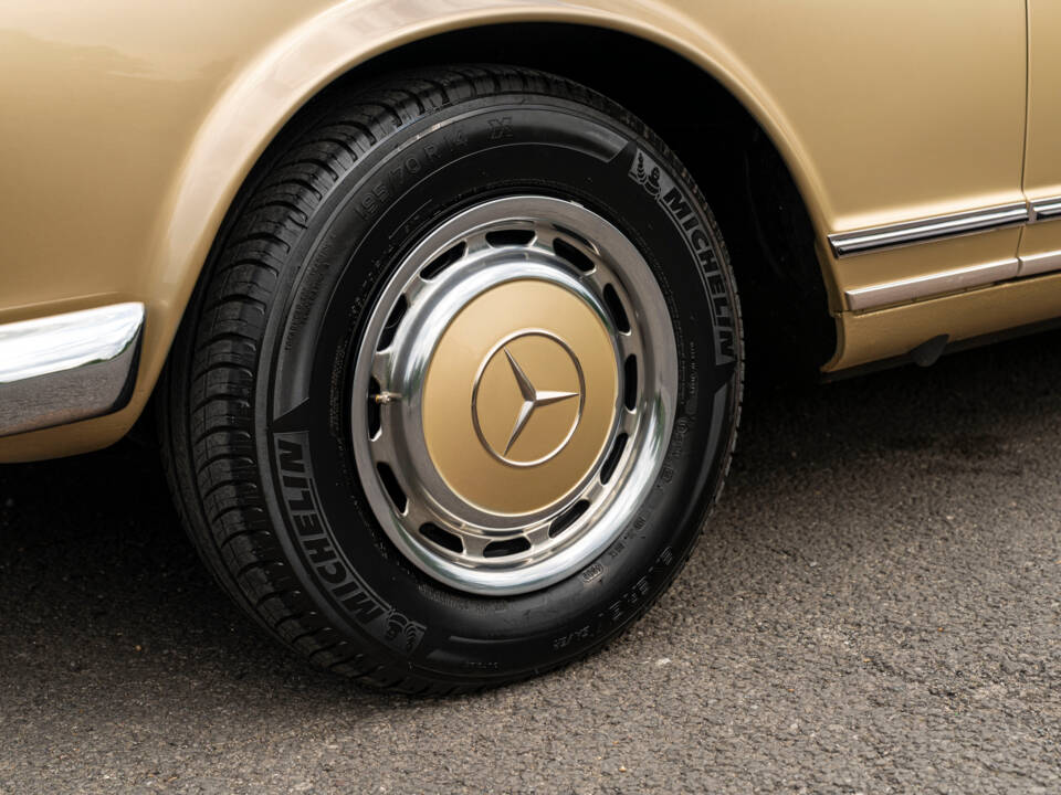 Image 9/21 of Mercedes-Benz 250 SL (1967)