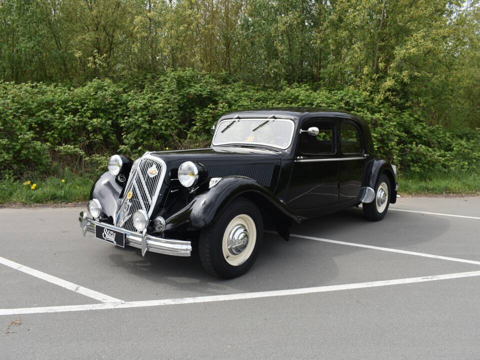 Image 9/57 de Citroën Traction Avant 15/6 (1950)