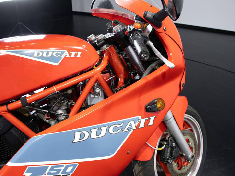 Bild 14/50 von Ducati 750 Sport (1986)
