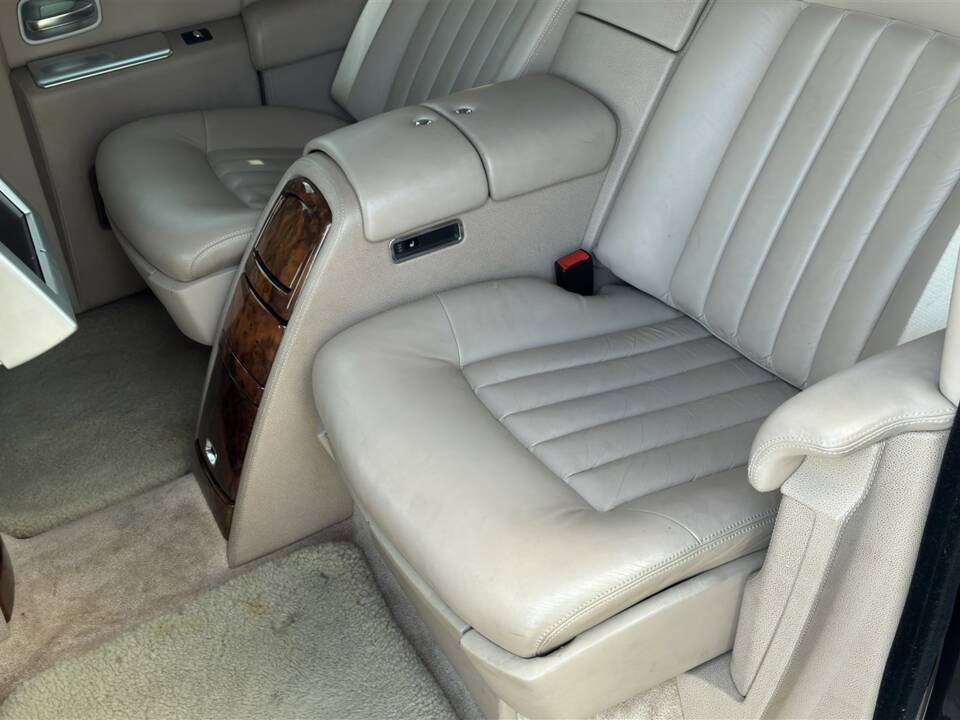 Image 31/44 of Rolls-Royce Phantom VII (2004)