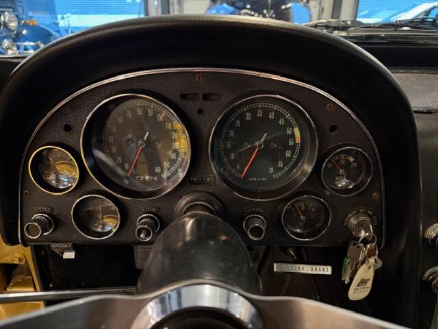 Bild 13/21 von Chevrolet Corvette Sting Ray (1966)