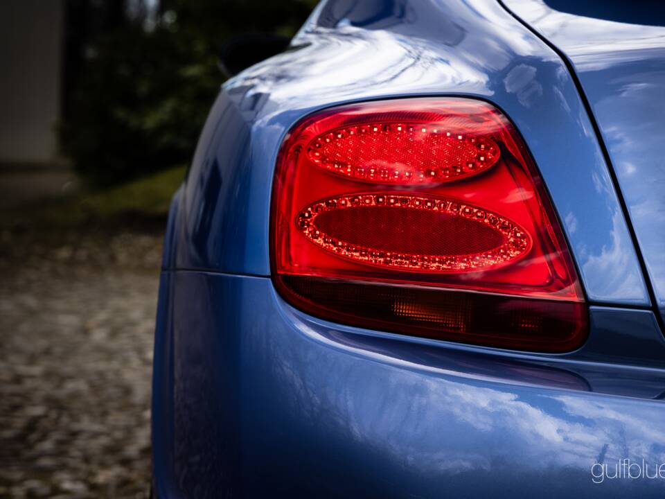 Image 63/75 of Bentley Continental GT (2004)