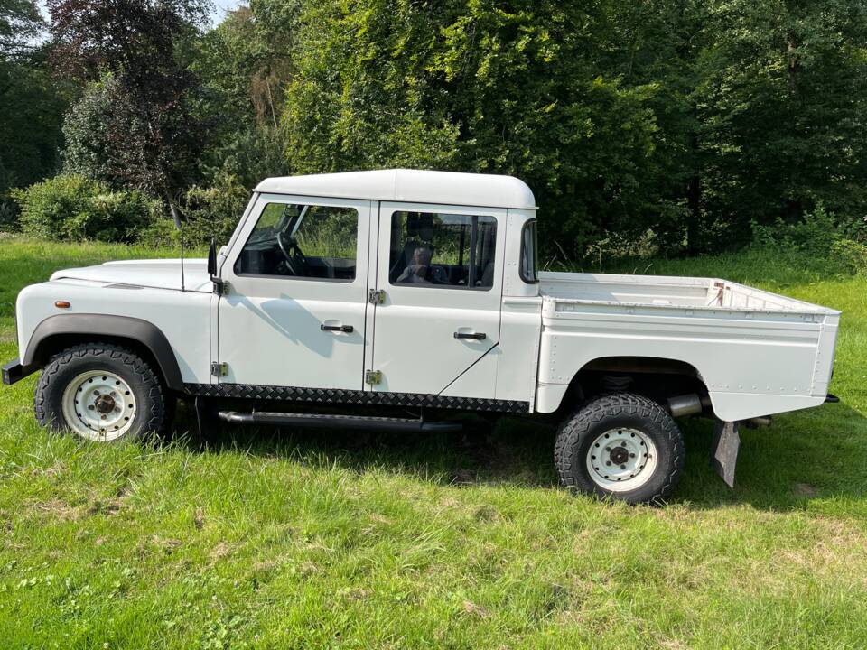 Image 2/16 of Land Rover Defender 130 Td5 Crew Cab (2005)