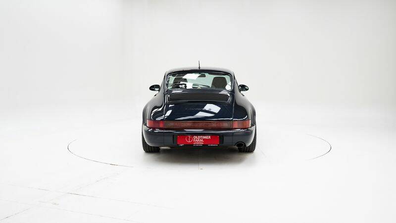 Image 7/15 of Porsche 911 Carrera 2 (1992)