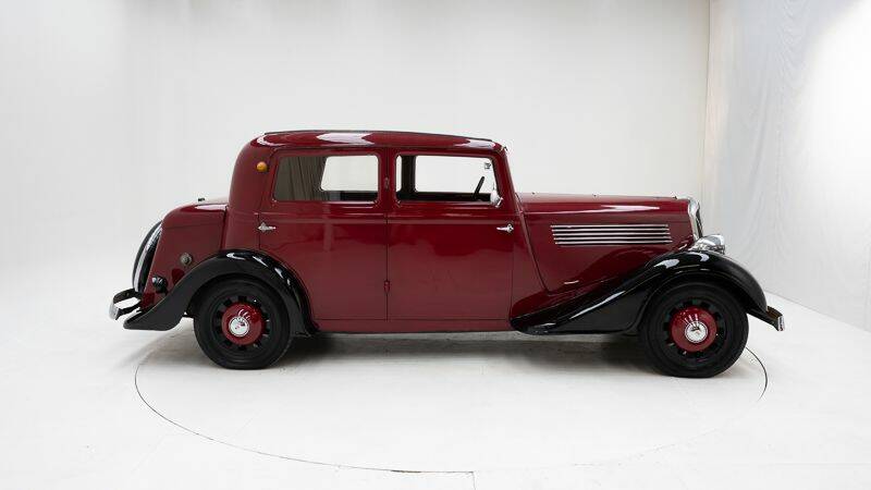 Imagen 9/15 de Berliet Dauphine 11CV (1934)