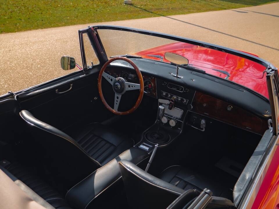 Imagen 6/52 de Austin-Healey 3000 Mk III (BJ8) (1965)