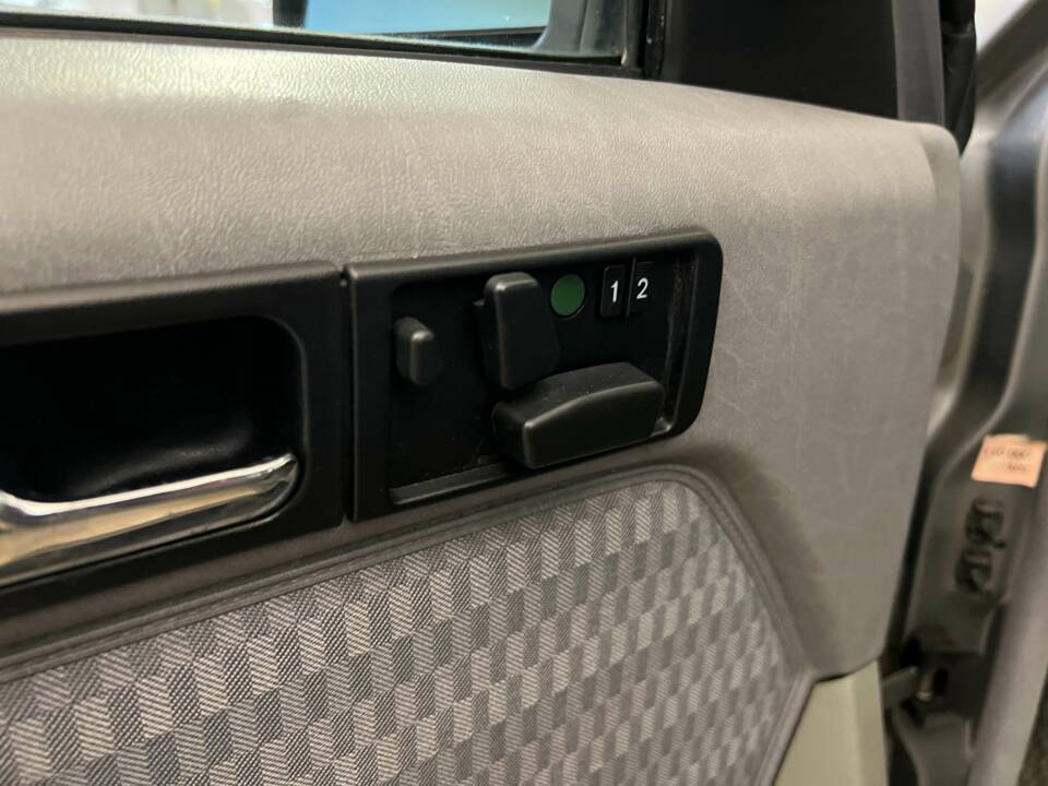Image 15/22 of Mercedes-Benz 190 E 2.3 (1992)