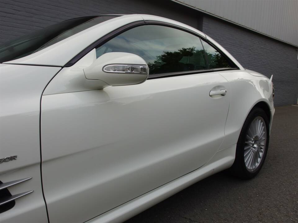 Image 22/97 de Mercedes-Benz SL 55 AMG (2003)