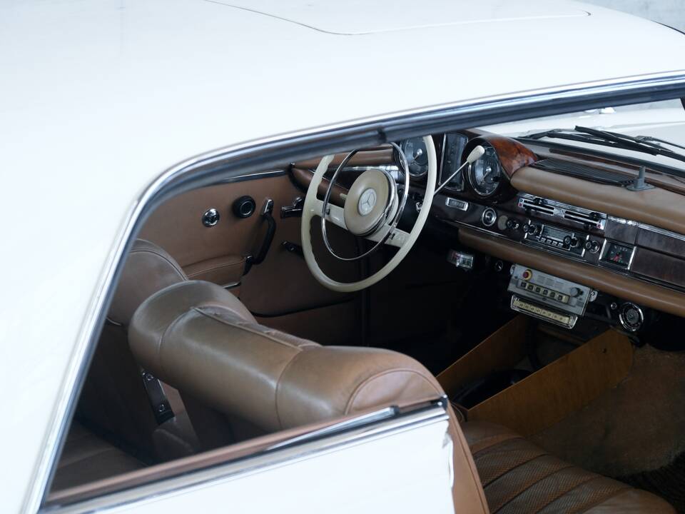 Afbeelding 23/50 van Mercedes-Benz 300 SE (1963)