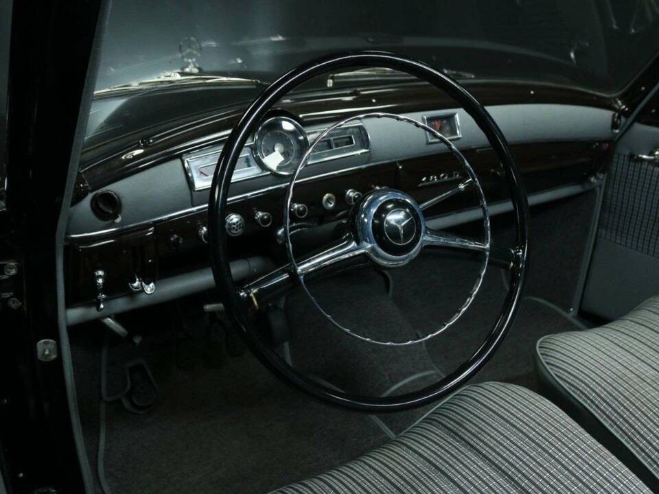 Bild 17/49 von Mercedes-Benz 180 D (1956)