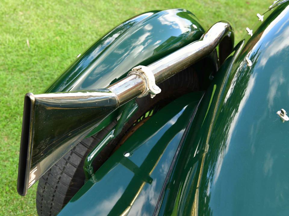 Image 16/50 of Bentley 4 1&#x2F;4 Litre (1936)