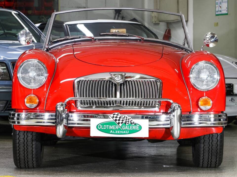 Image 2/24 of MG MGA 1500 (1959)