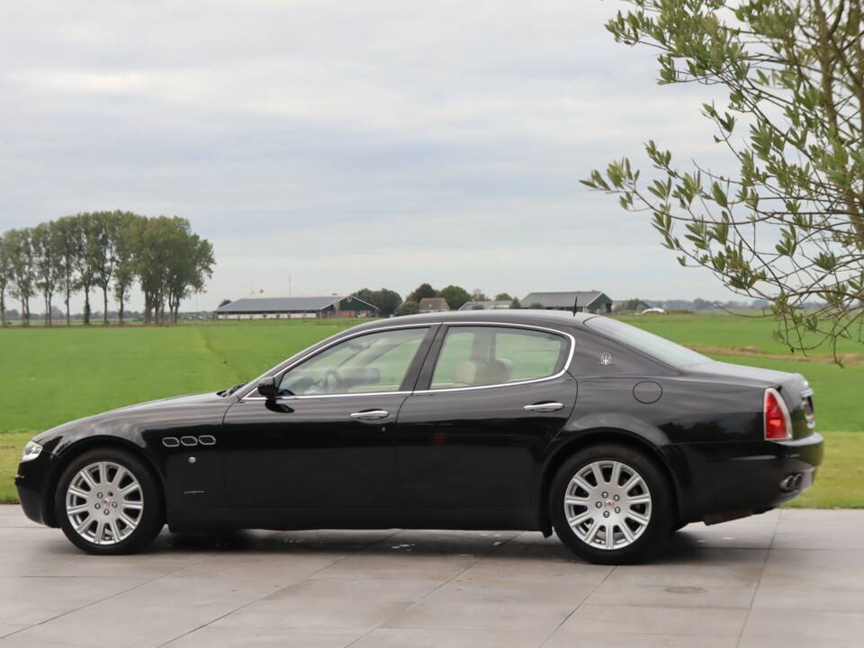 Image 2/50 of Maserati Quattroporte 4.2 (2007)