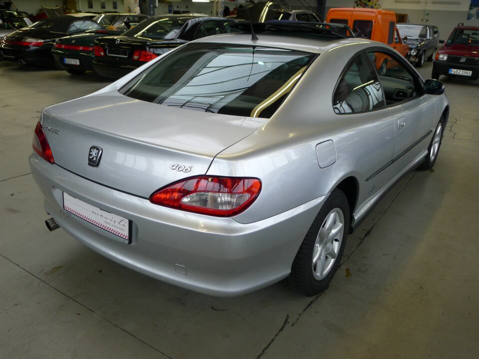 Imagen 28/32 de Peugeot 406 Coupé 2.0 16V (2000)