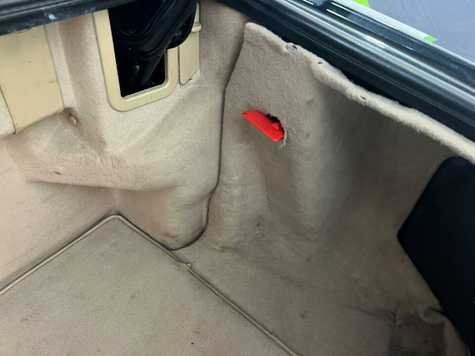 Image 41/48 of Mercedes-Benz 300 SL-24 (1992)