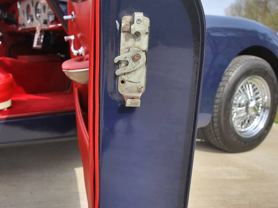 Image 66/78 of Jaguar XK 150 3.4 S OTS (1958)