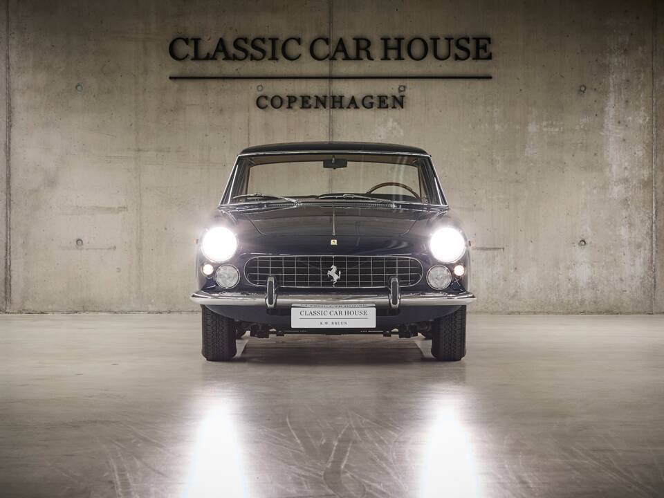 Imagen 3/90 de Ferrari 250 GT 2+2 (1963)