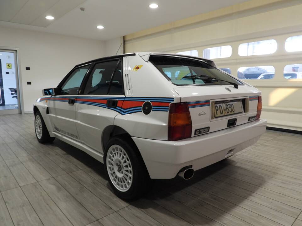 Image 3/15 de Lancia Delta HF Integrale Evoluzione I "Martini 6" (1992)