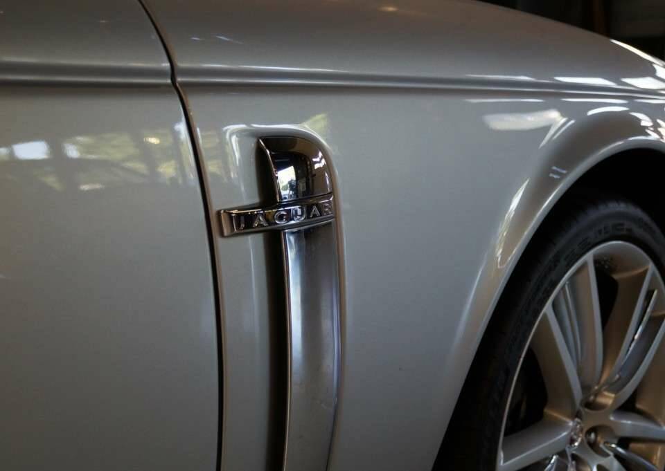 Image 14/50 of Jaguar XJ 8 4.2 (2007)