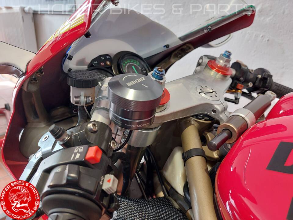 Image 25/32 of Ducati DUMMY (1998)