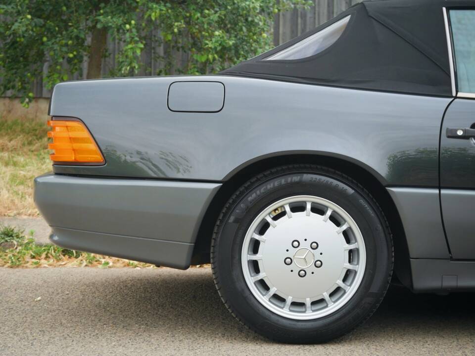 Immagine 16/47 di Mercedes-Benz 500 SL (1900)