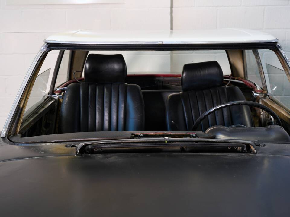 Image 25/47 de Mercedes-Benz 250 SL (1967)