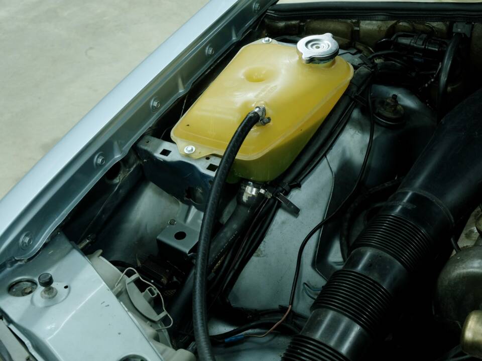 Image 25/50 of Mercedes-Benz 500 SEC (1982)