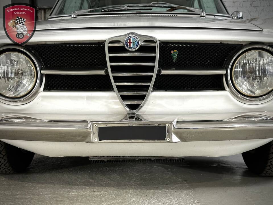 Immagine 20/53 di Alfa Romeo Giulia GT 1300 Junior (1970)
