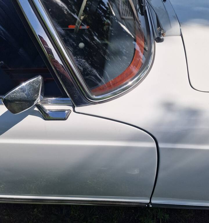 Image 46/100 de Mercedes-Benz 250 SL (1967)