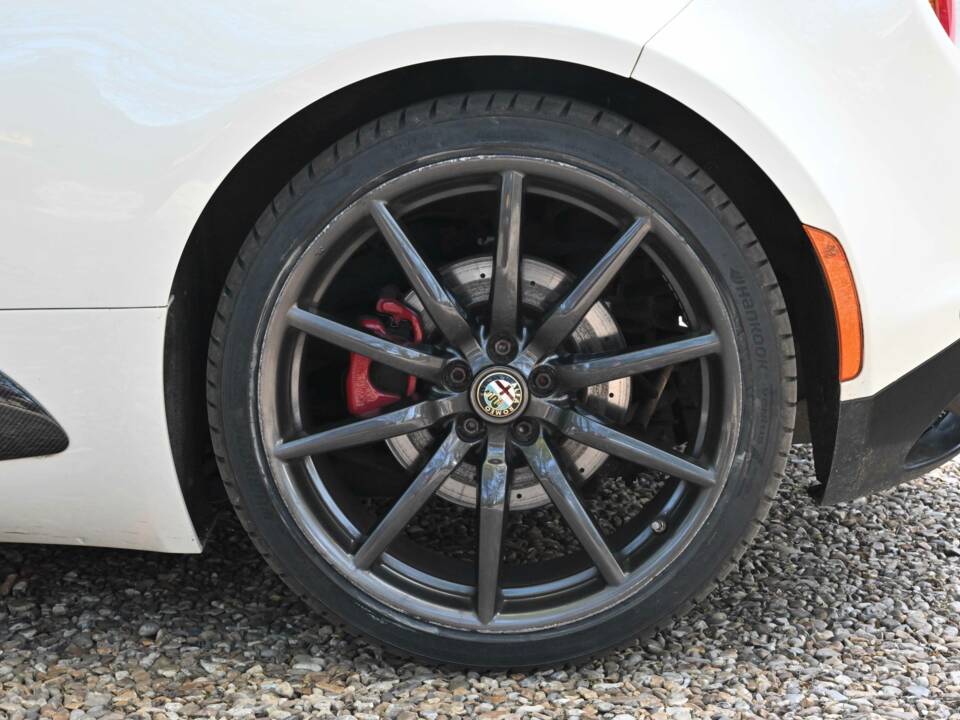 Image 21/50 of Alfa Romeo 4C Spider (2017)