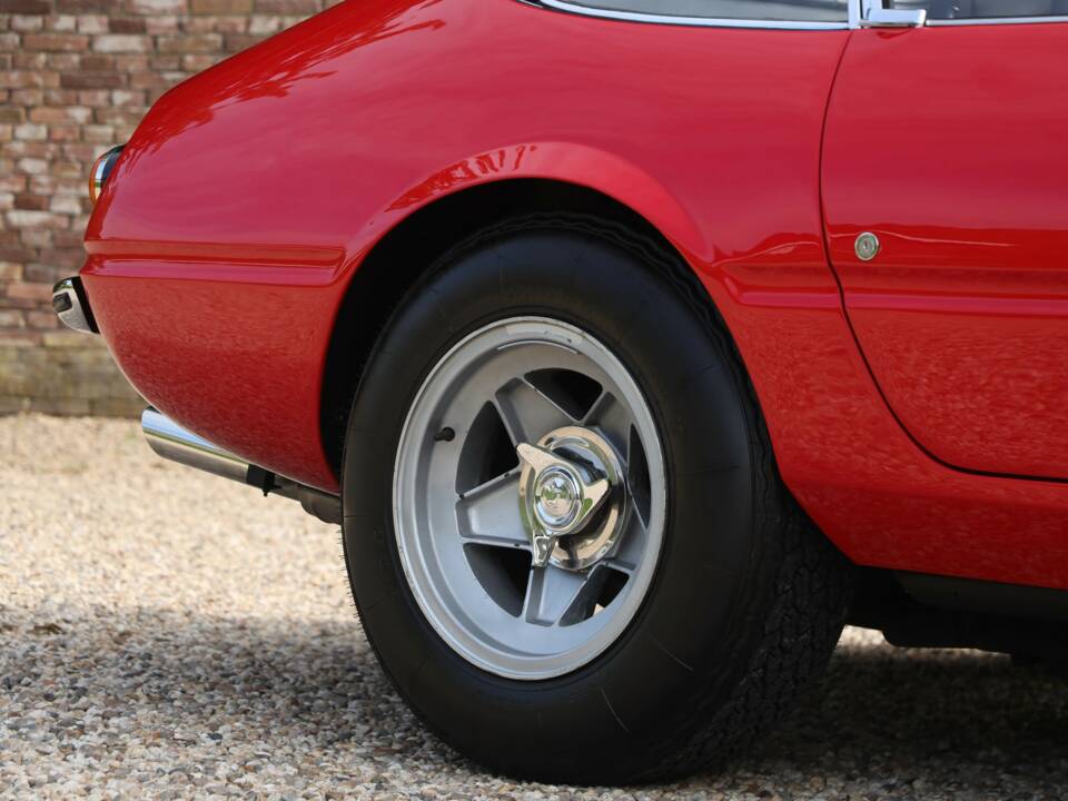 Afbeelding 22/50 van Ferrari 365 GTB/4 Daytona (1973)