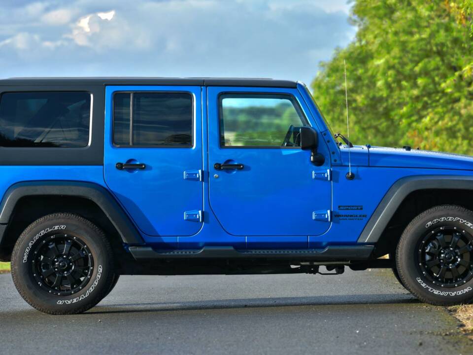 Bild 6/50 von Jeep Wrangler 3.8 &quot;75th Aniversary&quot; (2016)
