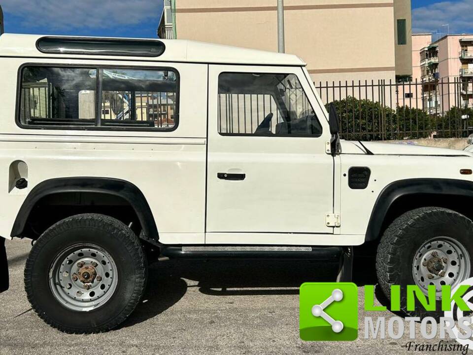 Image 8/10 de Land Rover Defender 110 Td5 (1999)