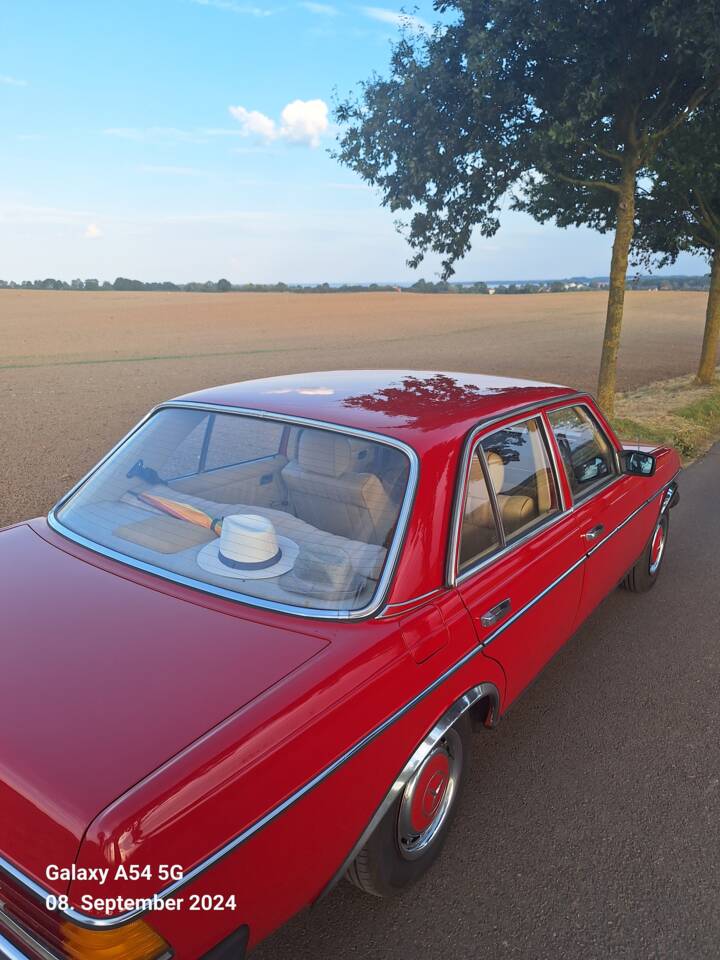 Bild 3/20 von Mercedes-Benz 200 (1982)