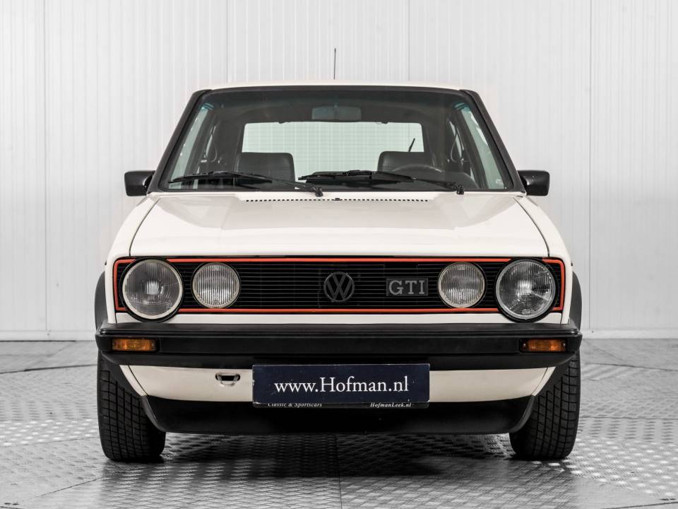 Image 11/50 of Volkswagen Golf I GTI Pirelli 1.8 (1983)