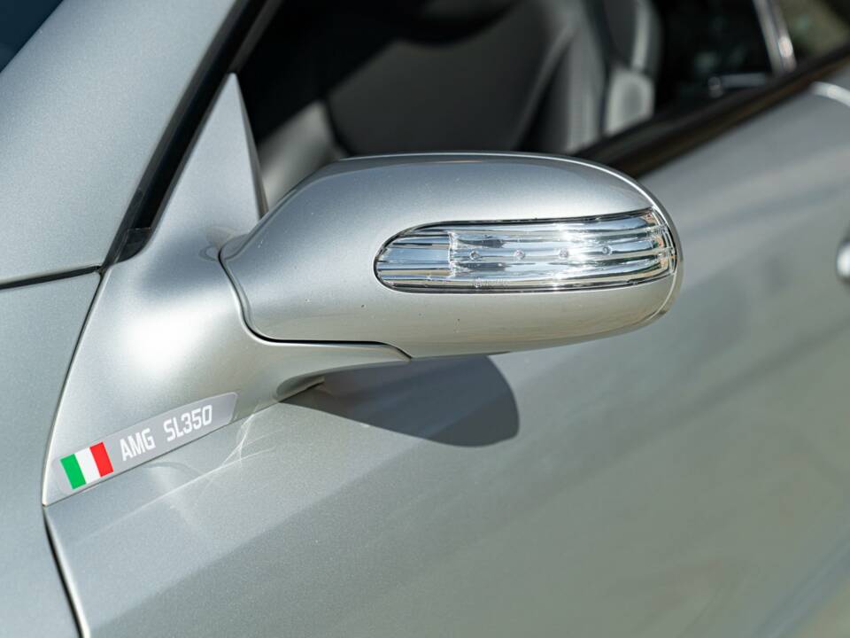 Image 34/50 of Mercedes-Benz SL 350 (2005)
