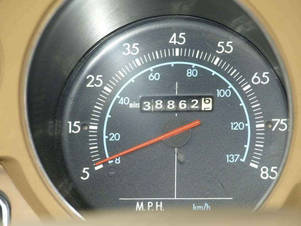 Immagine 55/143 di Dodge B 200 Sportsman (1978)