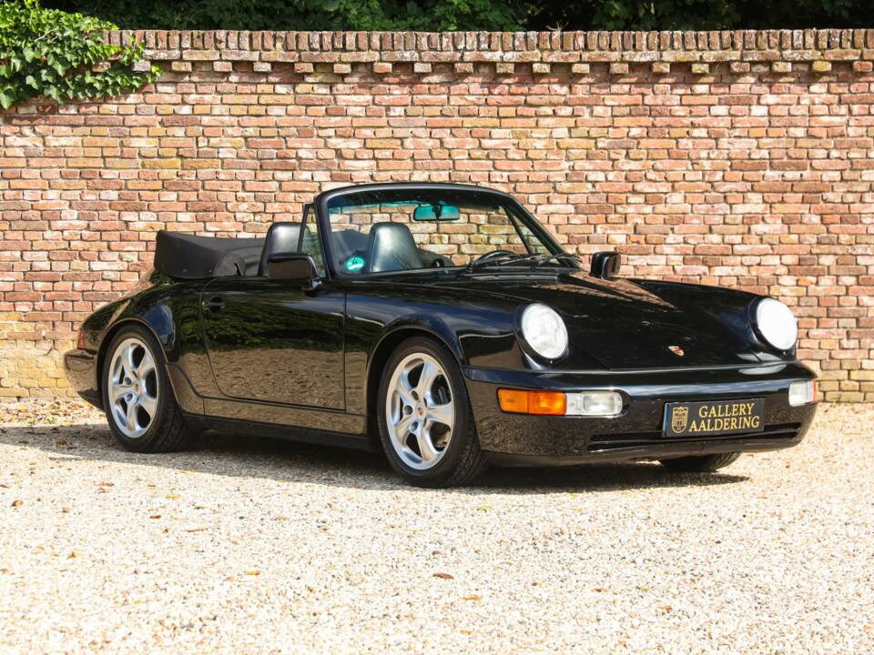 Image 38/50 de Porsche 911 Carrera 2 (1991)